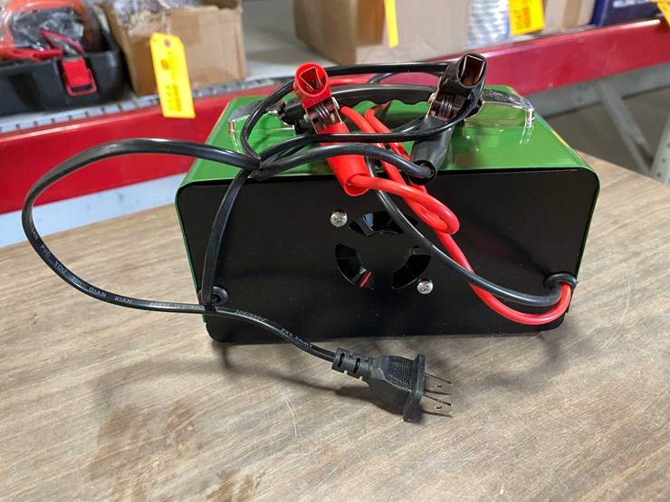 #8545-•-automatic-smart-battery-charger-(cw)-image-3