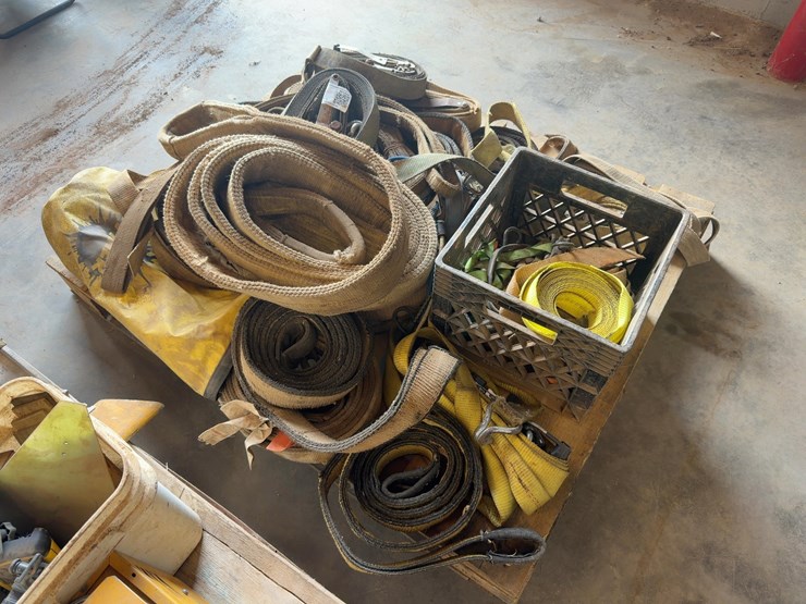 quantity-of-assorted-straps-and-lifting-slings-image-1
