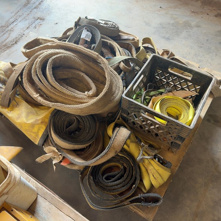 QUANTITY OF ASSORTED STRAPS AND LIFTING SLINGS