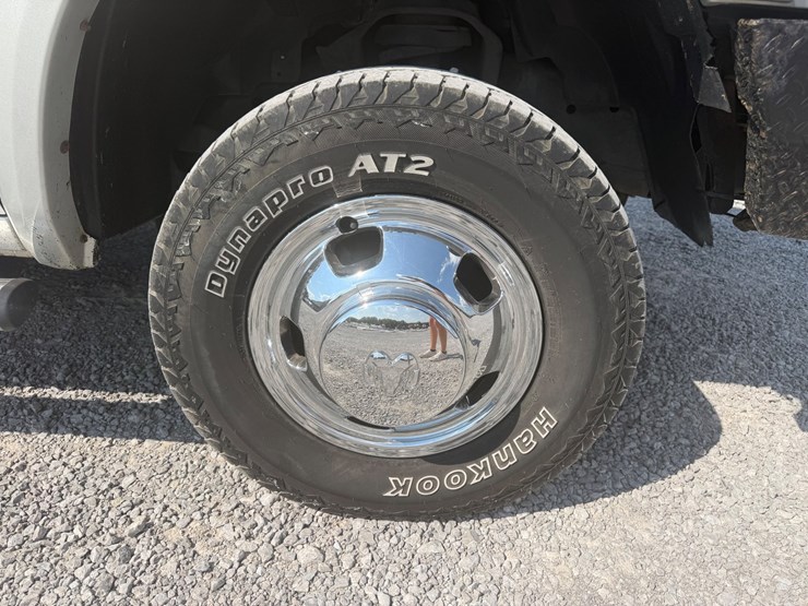 2011-dodge-ram-3500-image-9