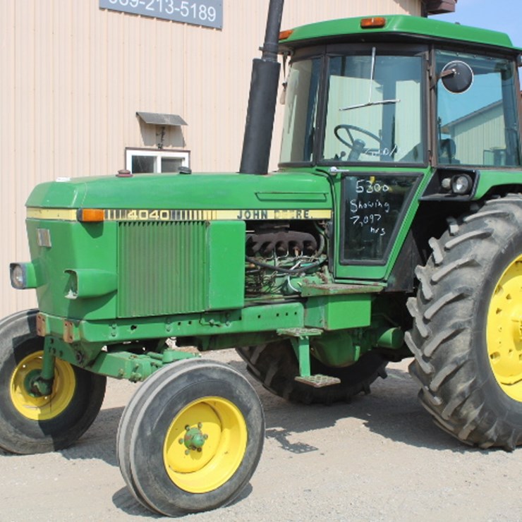 JOHN DEERE 4040