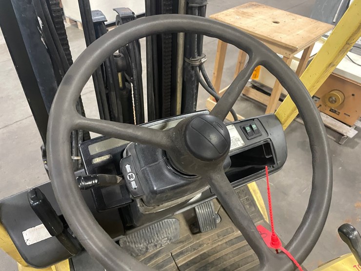 #1627-•-hyster-5000lb-capacity-forklift-(f)-image-12