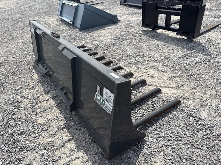 #24-•-cid-xtreme-84"-xmf84-manure-fork-image-3