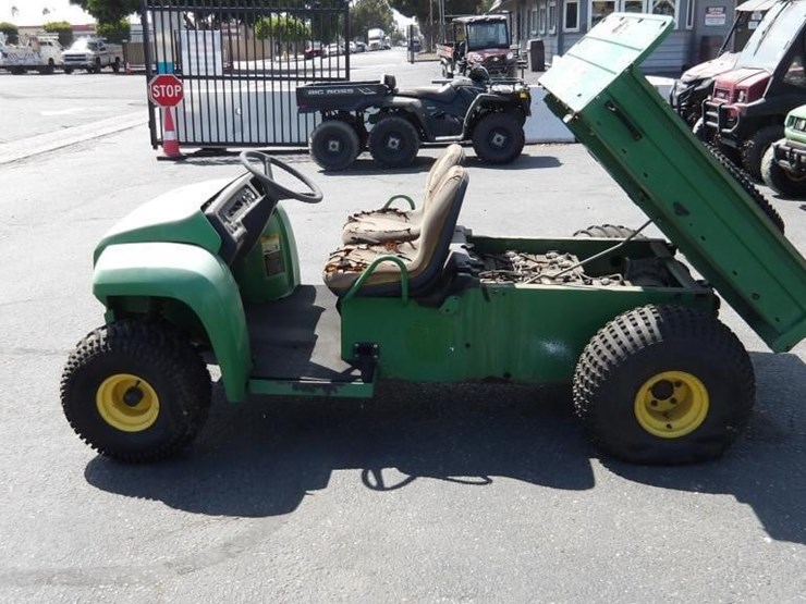 2021-john-deere-gator-image-9