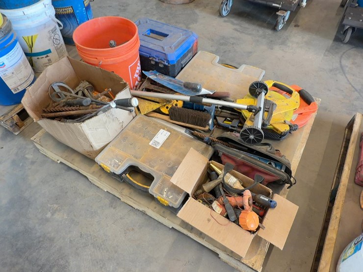 assorted-tools-and-tape-measures-image-1