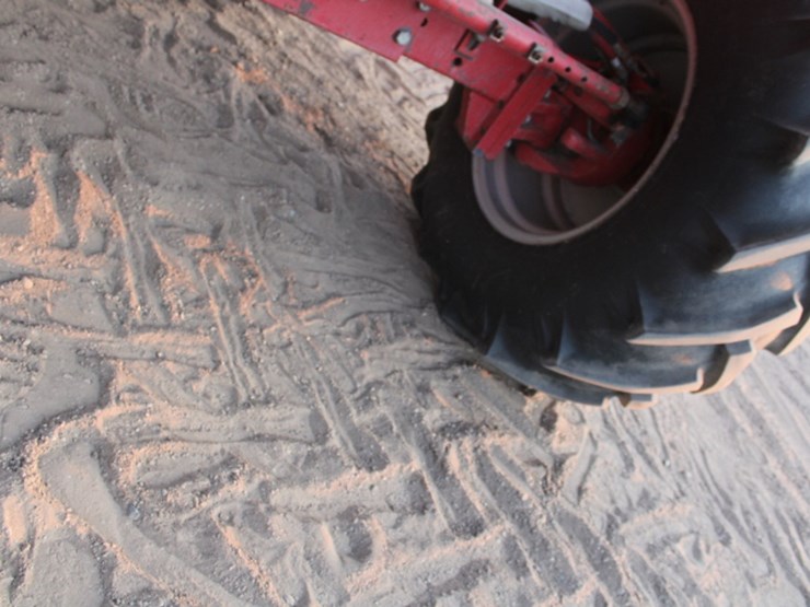 case-ih-1688-image-60