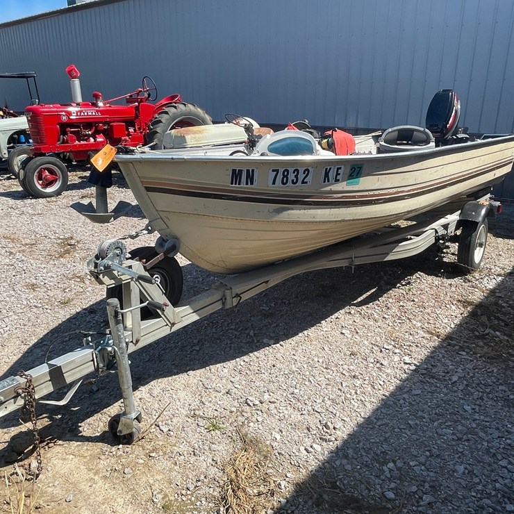 #2450 • Mirro Craft 13' 6" Fishing Boat with Trailer (No Title)