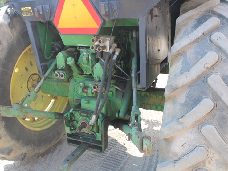 john-deere-4040-image-25