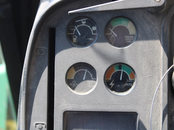 john-deere-8440-image-40