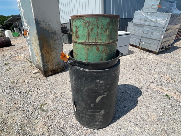 #2504-•-various-barrels-and-air-hose-image-1