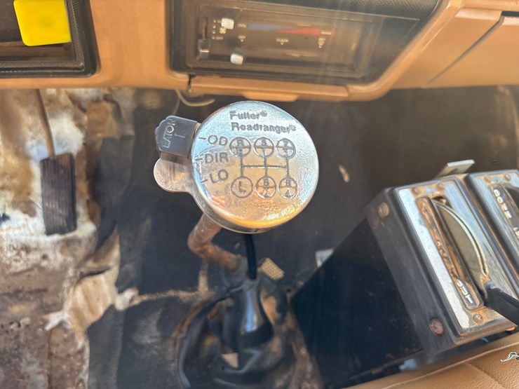 ford-f8000-image-10