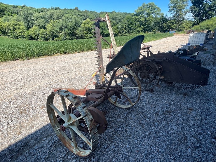 #2466-•-mccormick-deering-sickle-mower-image-5