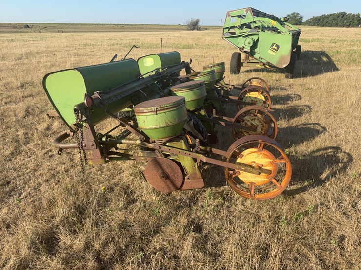 john-deere-corn-planter-image-4