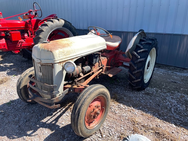 1952-ford-8n-image-1