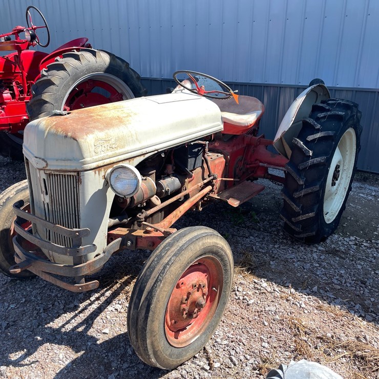 1952 FORD 8N
