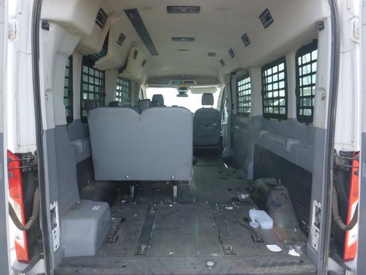 2017-ford-transit-image-8