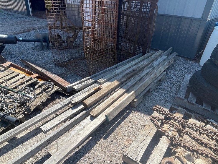 #2489-•-pallet-of-lumber-image-2