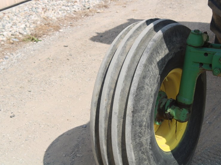 john-deere-4040-image-8