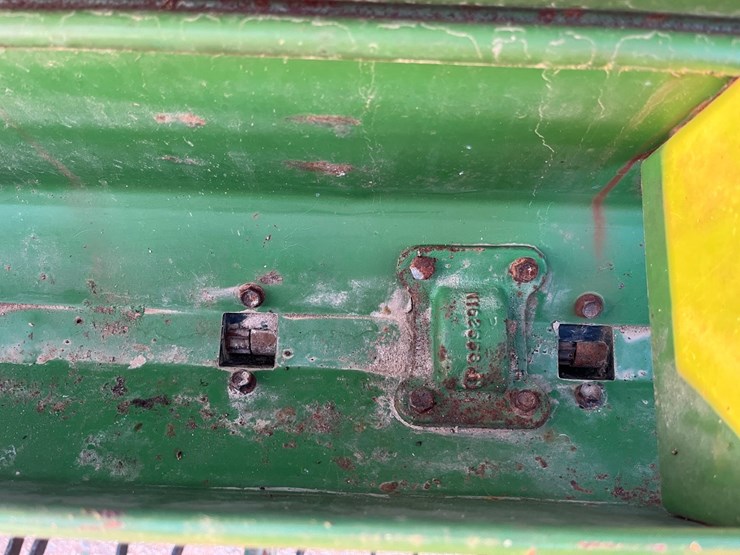 john-deere-8300-image-15