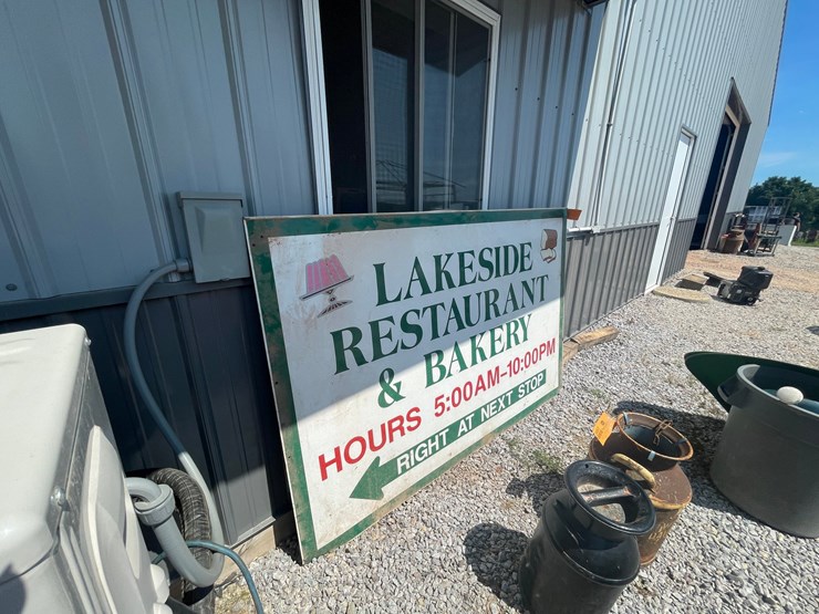 #2496-•-lakeside-restaurant-advertisement-sign-image-3