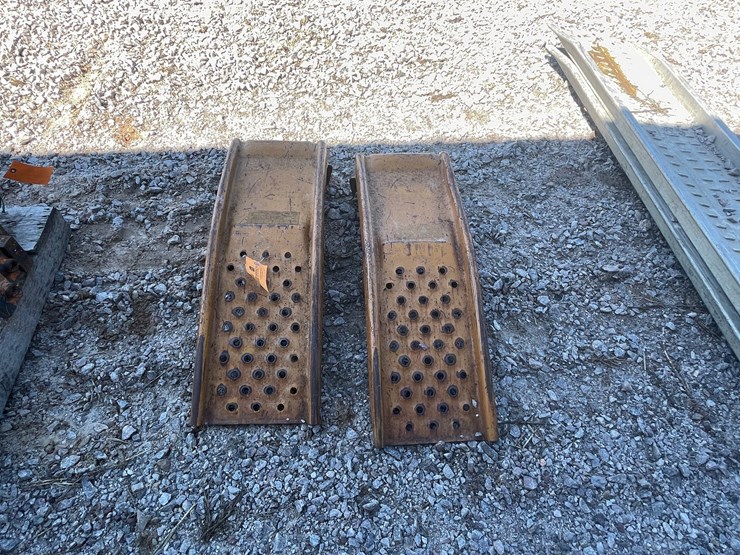 #2464-•-(2)-metal-car-ramps-image-1
