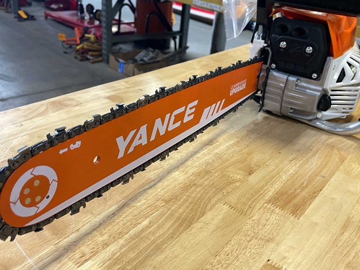 #8580-•-20"-chain-saw-(pr13)-image-2
