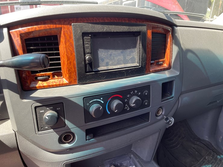 #1134-•-2006-dodge-ram-mega-cab-pickup-truck-(has-wi-title)-image-44