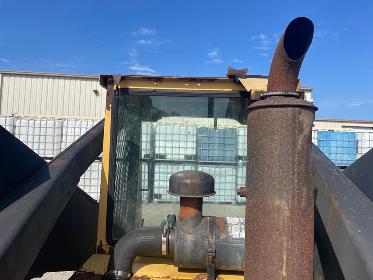 new-holland-l785-image-58