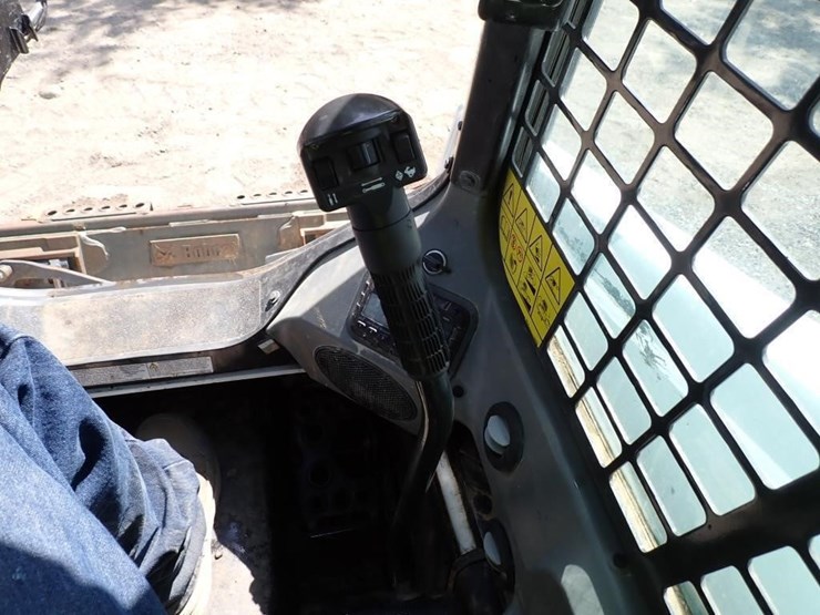2024-bobcat-t450-image-19