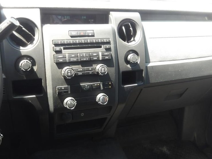 2014-ford-f150-xl-image-17