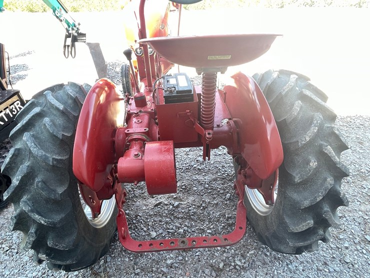 #2457-•-1948-farmall-cub-image-7