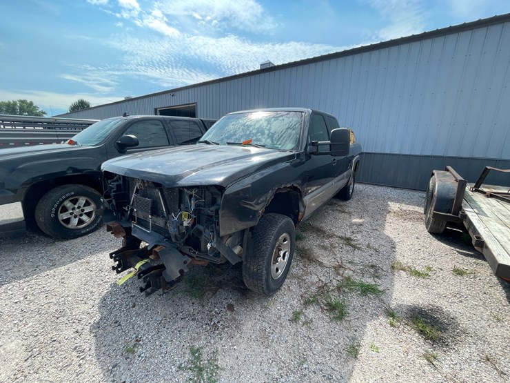2003-chevrolet-2500-image-8