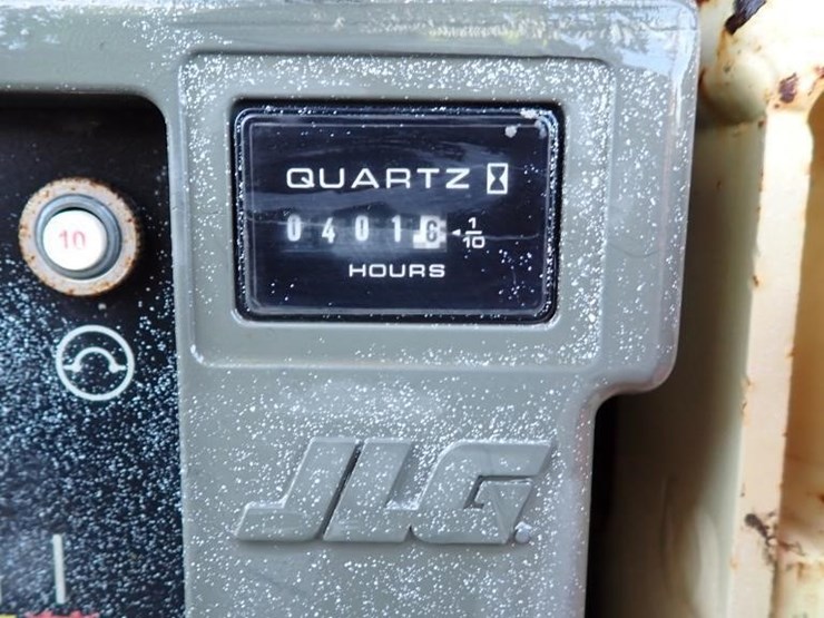 2015-jlg-1230es-image-14