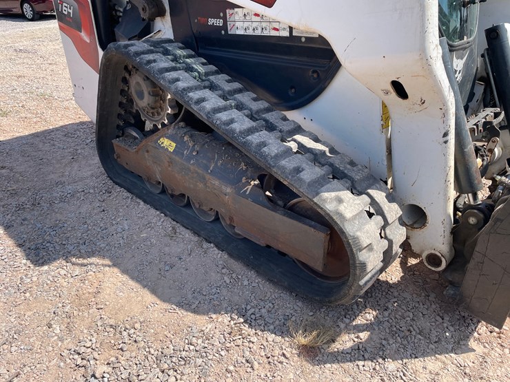 2020-bobcat-t64-image-12
