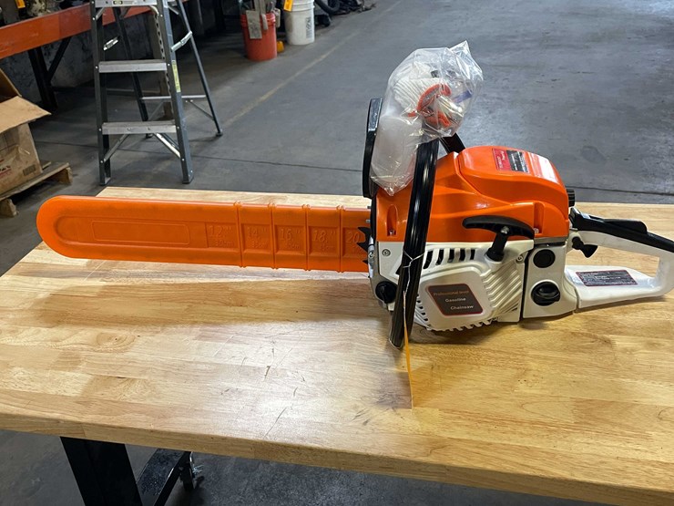 #8580-•-20"-chain-saw-(pr13)-image-1