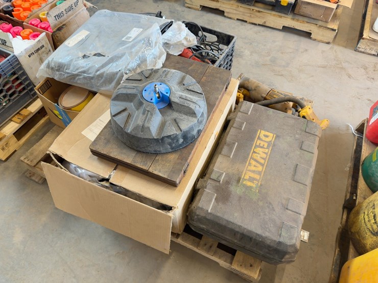 quantity-of-assorted-tools-and-supplies-image-1