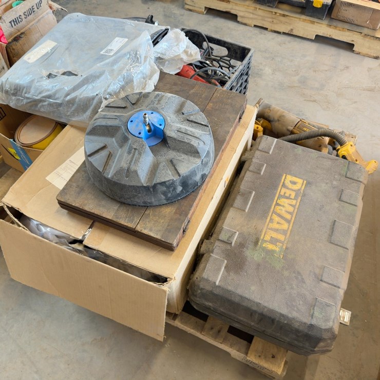 QUANTITY OF ASSORTED TOOLS AND SUPPLIES