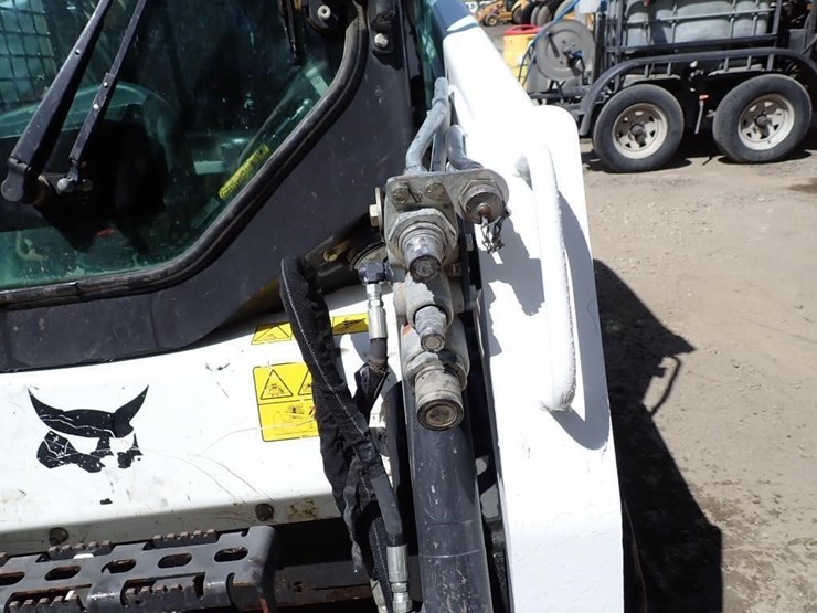 2024-bobcat-t450-image-10