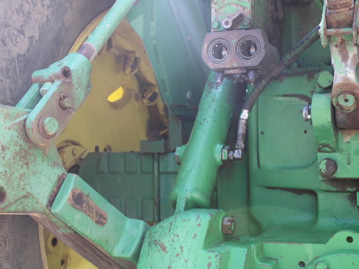 john-deere-8440-image-24