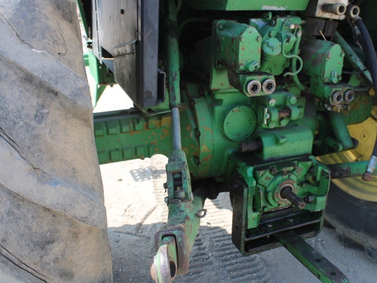 john-deere-4040-image-22