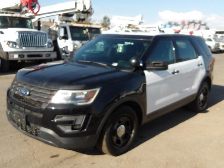 2019-ford-explorer-image-1