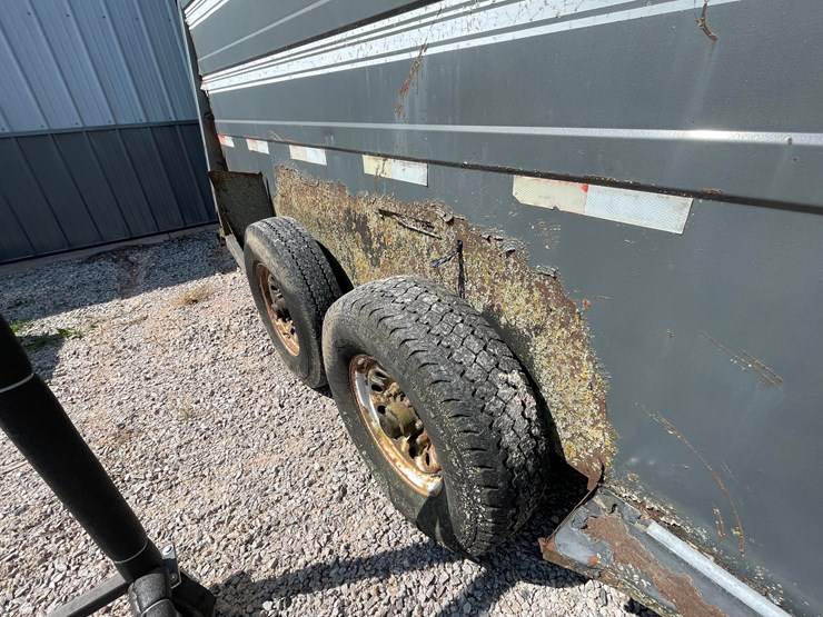 #2081-•-travelite-18'-gooseneck-cattle-trailer-(no-title)-image-22