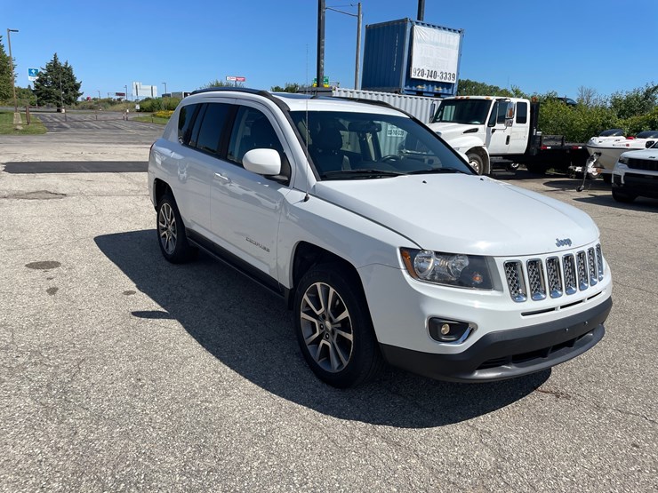 2016-jeep-compass-image-3