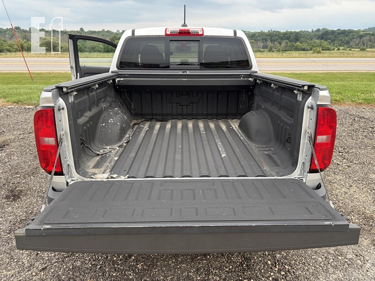 2017-chevrolet-colorado-image-15