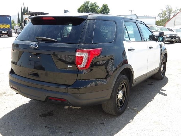 2019-ford-explorer-image-3