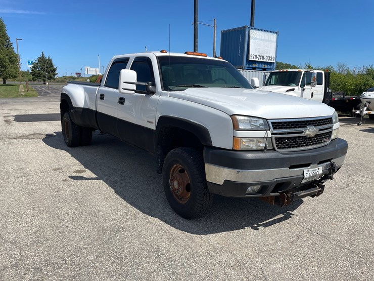 2003-chevrolet-silverado-3500-image-3