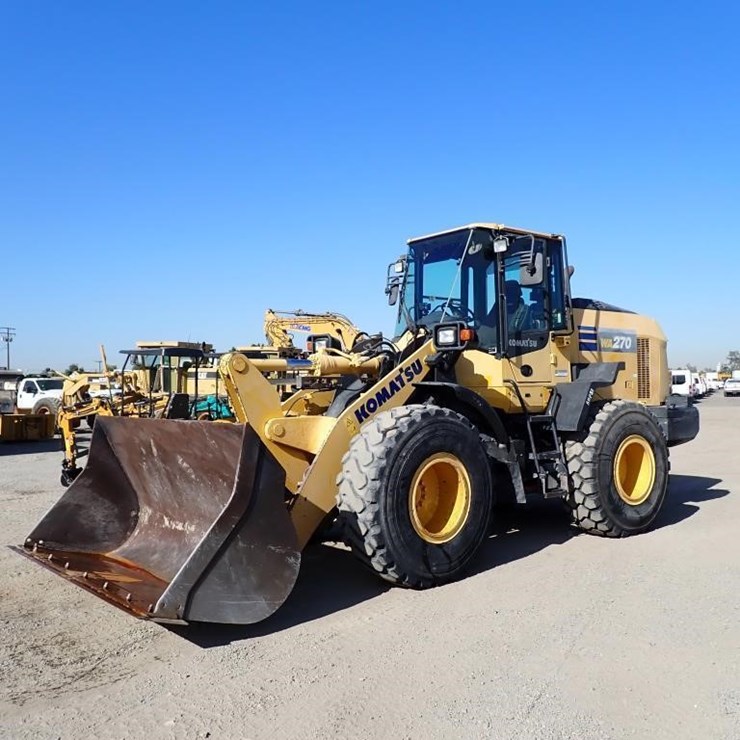 2019 KOMATSU WA270-8