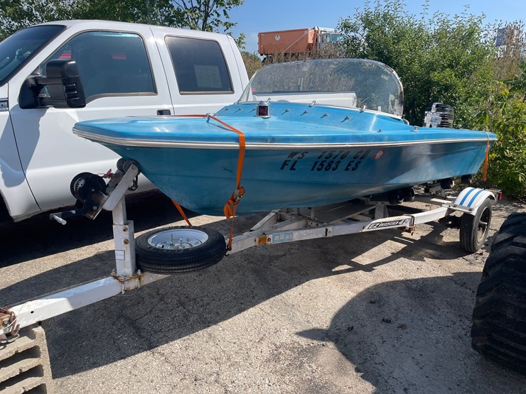 #1613-•-1958-hunter-14'-fiberglass-boat-(of)-image-1