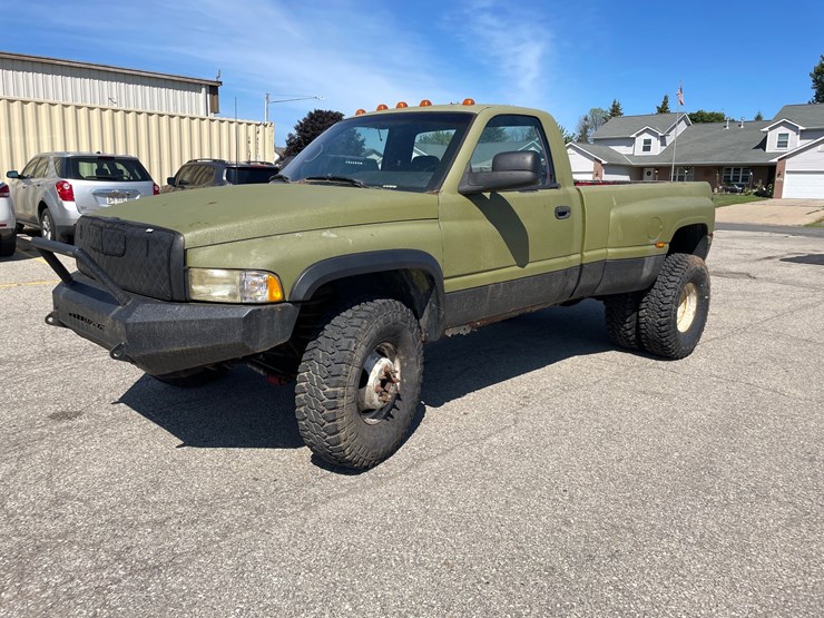 1994-dodge-ram-3500-image-1