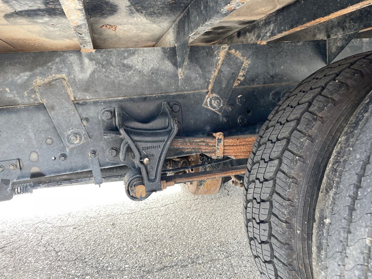 #1602-•-2022-chevrolet-6500hd-crew-cab-with-16'-flatbed-(has-wi-title)-(of)-image-13